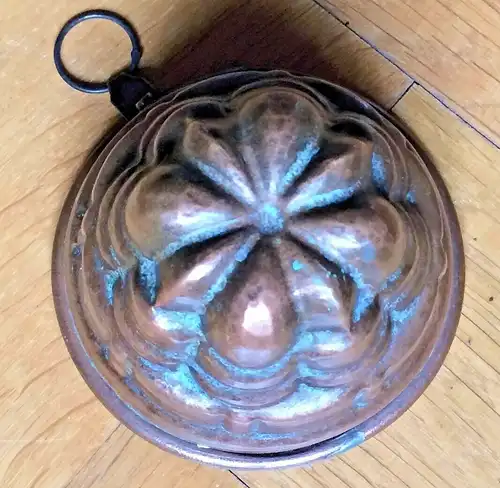 Kleine Kuchenform aus Kupfer, handgefertigt, sehr gut erhalten, 19. Jhd.