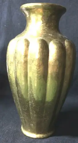 Handgetriebene Vase aus Messing, ca. 1850, ohne Marke