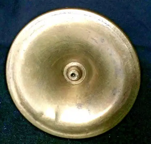 Alter Kerzenständer aus Messing, ca. 1830, 16 cm hoch, sehr gut erhalten