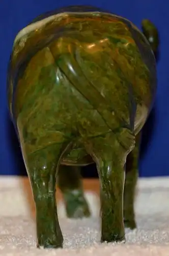 Wasserbüffel,Steinfigur,dunkelgrüner Stein,wohl Asien,Mitte 20. Jhdt.