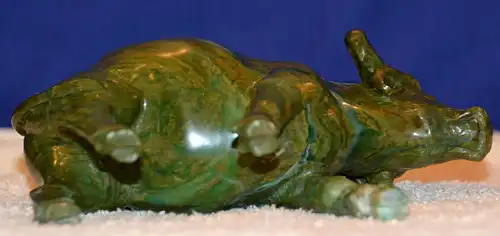Wasserbüffel,Steinfigur,dunkelgrüner Stein,wohl Asien,Mitte 20. Jhdt.
