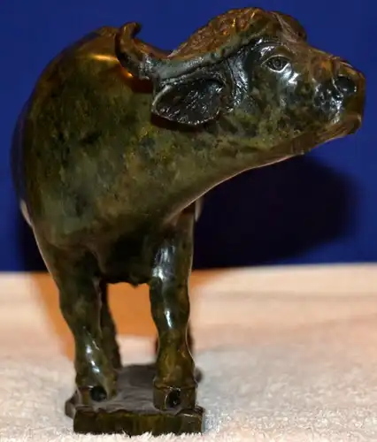 Wasserbüffel,Stier,grüner Stein,wohl Asien,Mitte 20. Jhdt.