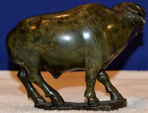 Wasserbüffel,Stier,grüner Stein,wohl Asien,Mitte 20. Jhdt.