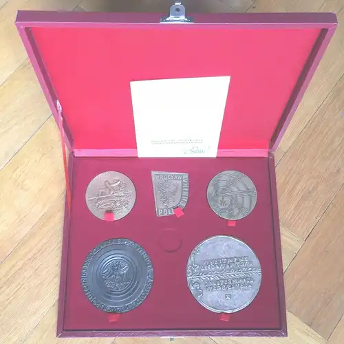 5 Plaketten / Medaillen d. Polytechnischen Uni Warschau in Orig.-Schatulle
