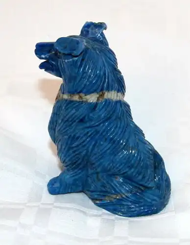 Hundefigur,kleine Statue,blauer Stein,Sodalith ? 20.Jhdt.