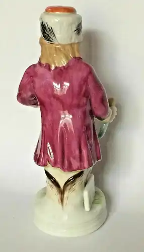 Knabe mit Pelzmütze - Porzellanfigur im Rokoko-Stil von ROYAL München