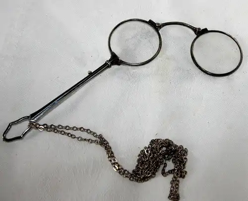 Lorgnon,Lorgnette oder Stielbrille,Silber,um 1900