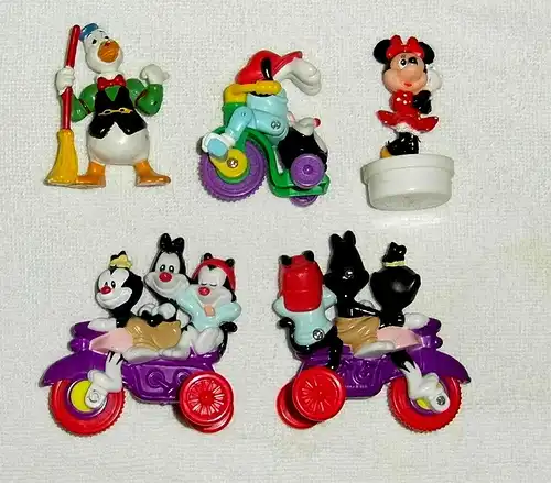 10 Spielzeug-Figuren,3 McDonald,1Nestle,3Walt Disney,1Schleich,2 Mainzelmännchen