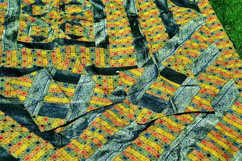 Set,Tagesdecke (mit Reissverschluss)u.Zierkissenbezügen.Indische Seide u.Leinen