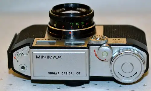 Sugaya Optical Company Minimax Pocket 110 EE Kamera,Blitz u.Tasche