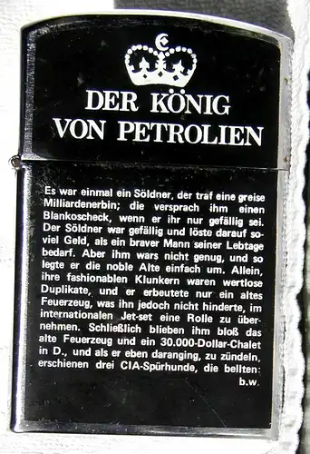 Großes Sturm Benzin - Tischfeuerzeug mit dem Spruch Der König von Petrolien....