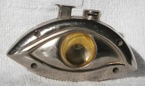 Gasfeuerzeug ohne Marke in Form eines Auges, wohl 1970er Jahre