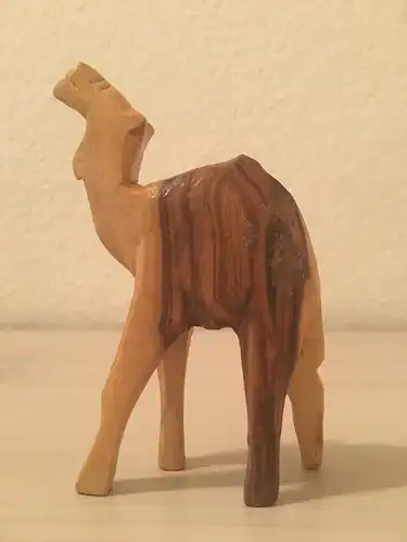 Krippenfigur,stehender Kamel, aus Holz geschnitzt,handgearbeitet,lackiert
