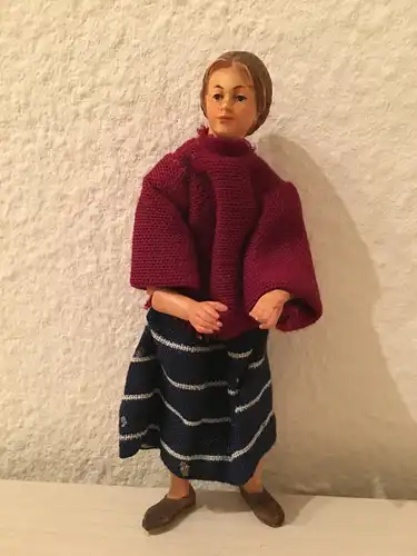 Krippenfigur, Wachs und Gummi, gestrickte Bekleidung, 20 Jhdt