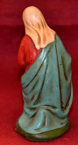 Krippenfigur,betende Hl.Maria,Pappmasche,rot-blau bemalt,1950,Höhe: 9,5  cm,