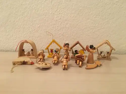 Weihnachtsschmuck, aus Holz, 13 Stück ,20.Jhdt