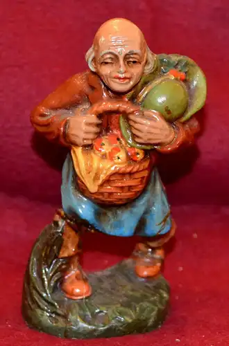 Krippenfigur,Bauer m.Obstkorb,koloriert,Marolin,alpenländisch.ca.1950, Höhe12 cm