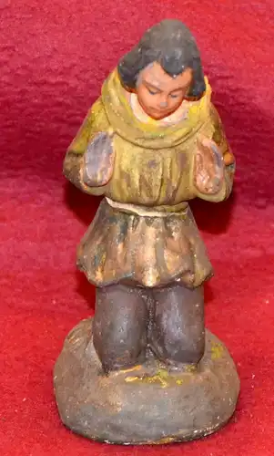 Krippenfigur,Kniender Knabe.Gips,koloriert, Höhe10 cm,1950 H.v.M