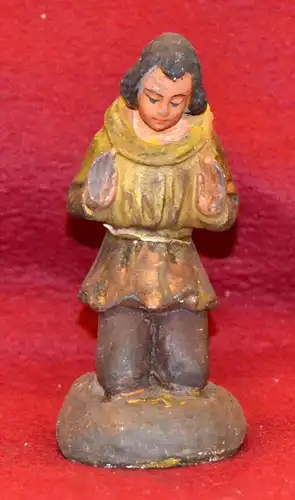 Krippenfigur,Kniender Knabe.Gips,koloriert, Höhe10 cm,1950 H.v.M