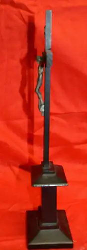 Holzkreuz mit versilbertem Metallcorpus auf Sockel,19 . Jhdt