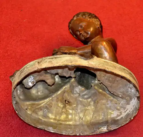 Figur, Mädchen befreit Hund von Stachel,Messingguss,bronziert