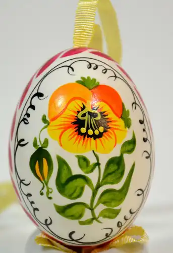 Osterei,Gänseei,handbemalt,orange Blume,monogrammiert,Z.F. ,Tschechien,wohl 1988