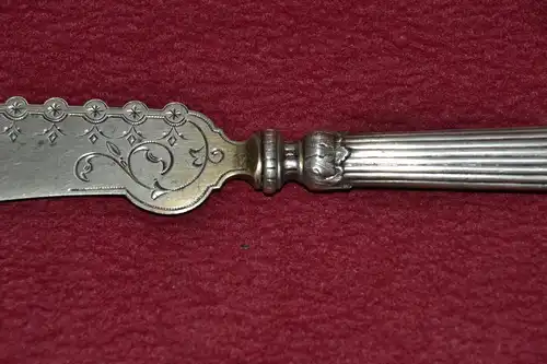 Käsemesser,Silber,800er,L.Posen,reich ornamentiert,gezackte Klinge,wohl um 1880