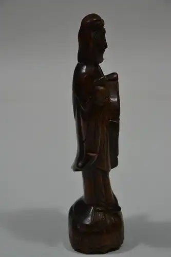 Figur aus Holz, verm. asiatischer Heiliger oder Gelehrter
