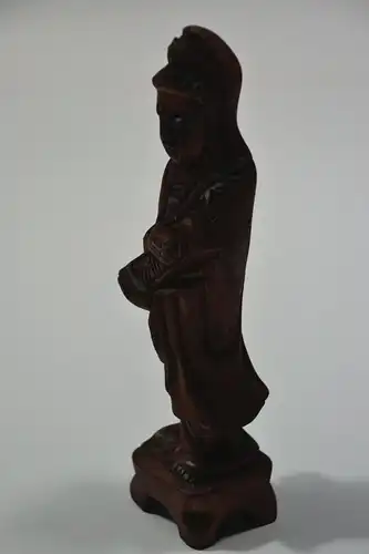 Figur aus Holz, verm. asiatischer Heiliger oder Gelehrter