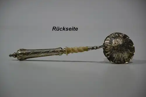 Schöpfkelle, Silber, Verbindung Bein, etwa 1800