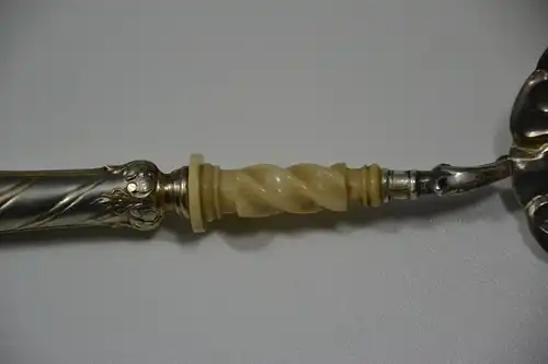 Schöpfkelle, Silber, Verbindung Bein, etwa 1800