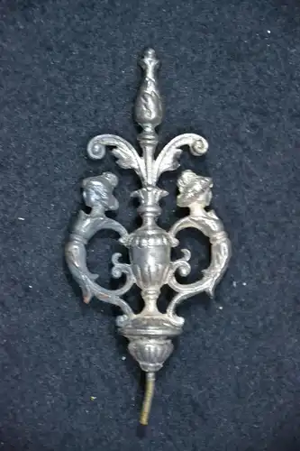 Zierornament, Aufsatz, Griff, etwa 1870