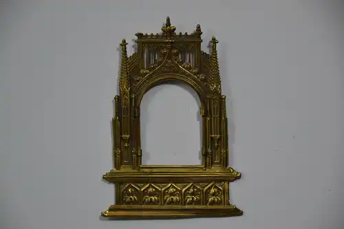 Zierornament für Türen oder Einrichtung, Darstellung Kirchenportal