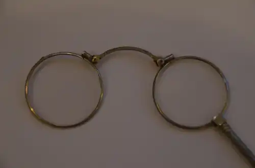 Brille, Klappbrille, Lorgnon, extra langer Griff