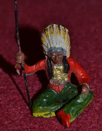 Spielzeugfigur,Figur aus Masse, etwa 1950,Indianer mit Speer, handbemalt
