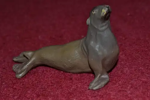 Spielzeugfigur, Tierfigur aus Masse, etwa 1930,Seehund, handbemalt