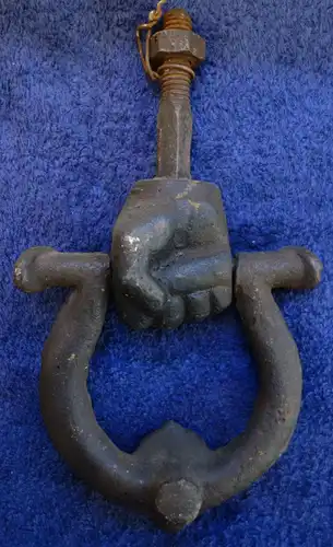 Türklopfer,Hand mit Ring,Lorbeerkranz und Löwenkopf,Eisen,ca 1870