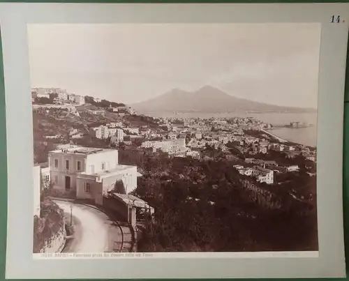Photographie Panorama von Neapel / Napoli, aufgenommen von Vomero, via Tasso