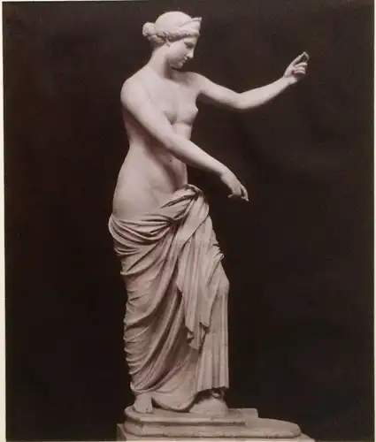 Photographie Marmorstatue „Venus von Capua“ im  Nationalmuseum Neapel, G. Sommer