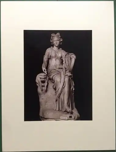 Photographie Skulptur „Talia“ in den Vatikanischen Museen, Rom v. James Anderson