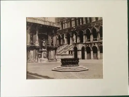 Photographie Dogenpalast / Palazzo Ducale in Venedig - Innenhof, ca. 1880