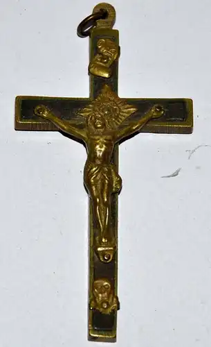 Kl. Kruzifix,Messing,mit Holzeinlage19.Jhdt,guter Zustand,zum Umhängen