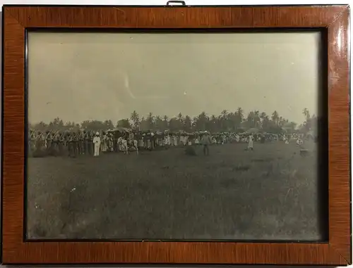 Zwei Originalphotographien aus Afrika, wohl Ghana, ca. 1900, gerahmt hinter Glas