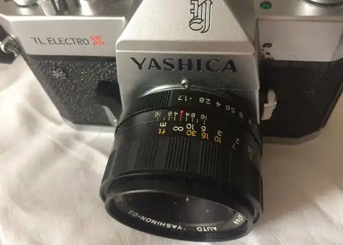 YASHICA TL ELECTRO Spiegelreflexkamera mit Objektiv