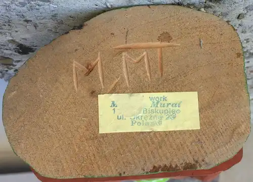 Holzgeschnitzte gefaßte Skulptur Bäuerin mit Eier-Korb, wohl Polen 1980er Jahre