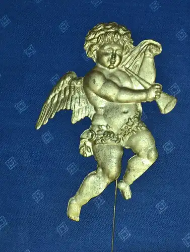Engel,gedrücktes Blech,vergoldet,mit Posaune,19. Jhdt.zum Aufstecken