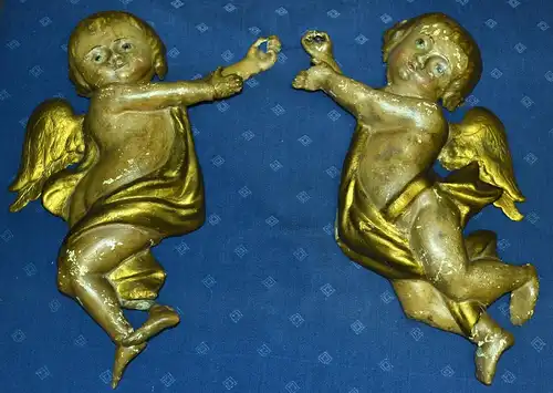 Paar Blech-Putos (Engel),gedrücktes und gefasstes Blech, 19.Jhdt.,alpenländisch