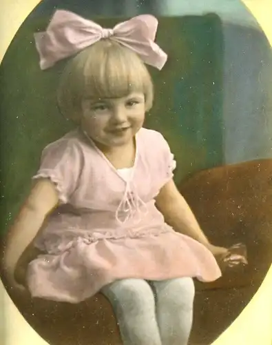 Kolorierte Fotografie,kleines Mädchen , wohl um 1920,gerahmt