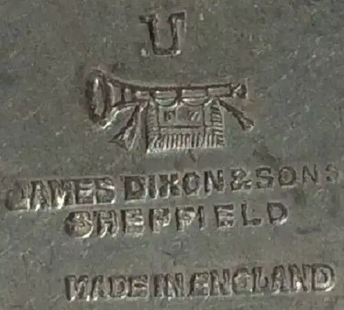 Kleine Schnapsflasche von James Dixon & Sons, Sheffield, Glas in Zinnmontur