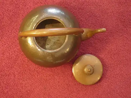 Teekanne, Jugendstil, Kupfer, Hammerschlaglackierung,Holzgriff mit Löwenfüßen